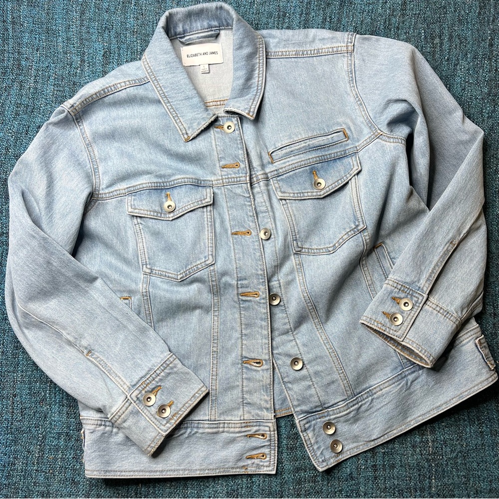 Elizabeth and James Lightwash Denim Jean Jacket Women's Size Large